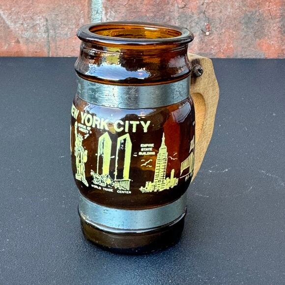 Vintage 1960s Siesta Ware Barrel Mini Mug New York City Souvenir Amber Glass - Picture 1 of 10